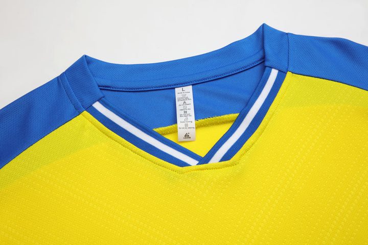 Maglia da calcio a maniche corte con scollo a V con righe – DETAIL 1