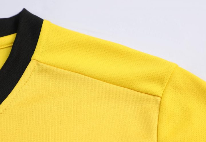 V-neck Short Sleeve Soccer Jersey – DETAIL 2