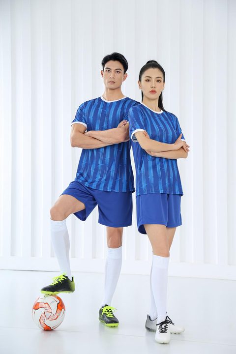 Camisa de futebol de manga curta com gola careca com listras – MODEL 5