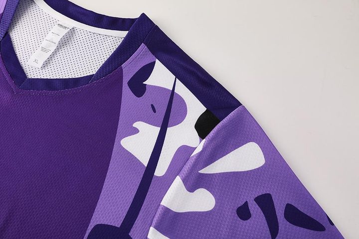 Tricou de fotbal, cu mânecă scurtă, cu decolteu în V și cu dungi – DETAIL 2