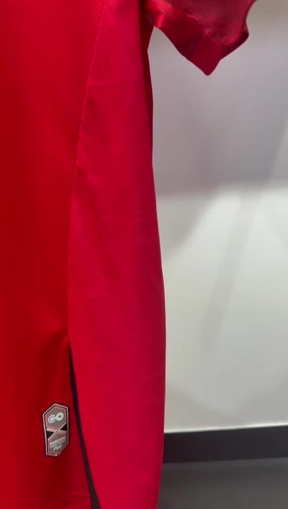 Crew-neck Short Sleeve Color-block Soccer Jersey – DETAIL 1