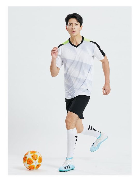 Tricou de fotbal, cu mânecă scurtă, cu decolteu în V și cu degrade – MODEL 2