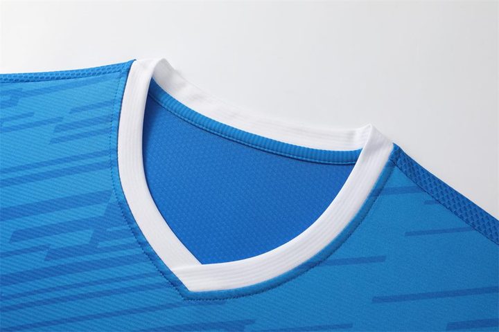 Maglia da calcio a maniche corte con scollo a V con righe – DETAIL 1