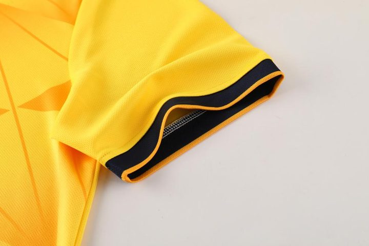 Maillot de football à manches courtes avec col V à rayures – DETAIL 3