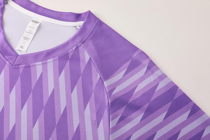 Kurzarm-Fußballtrikot mit Rundhalsausschnitt und geometrischem Muster – DETAIL 2