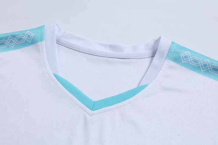 Tricou de fotbal, cu mânecă scurtă, cu decolteu în V și cu degrade – DETAIL 1