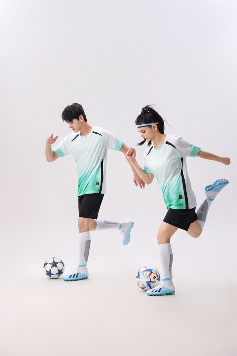 Crew-neck Short Sleeve Striped Soccer Jersey – MODEL 2