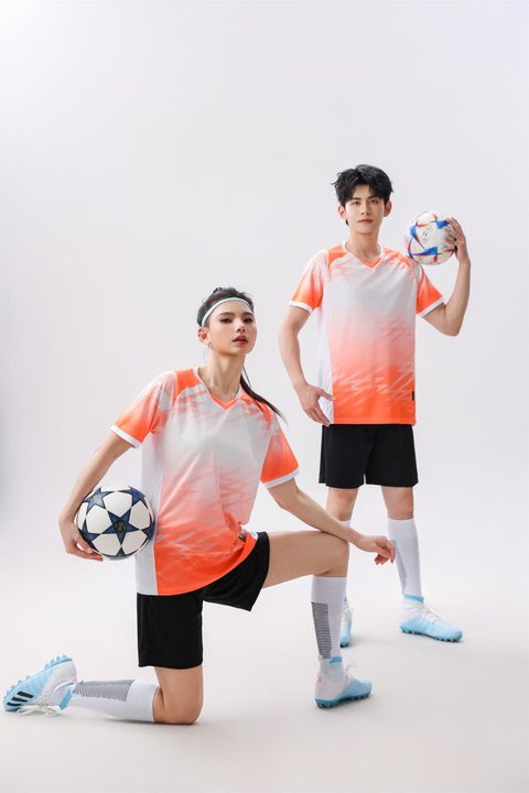 V-neck Short Sleeve Striped Soccer Jersey – MODEL 2