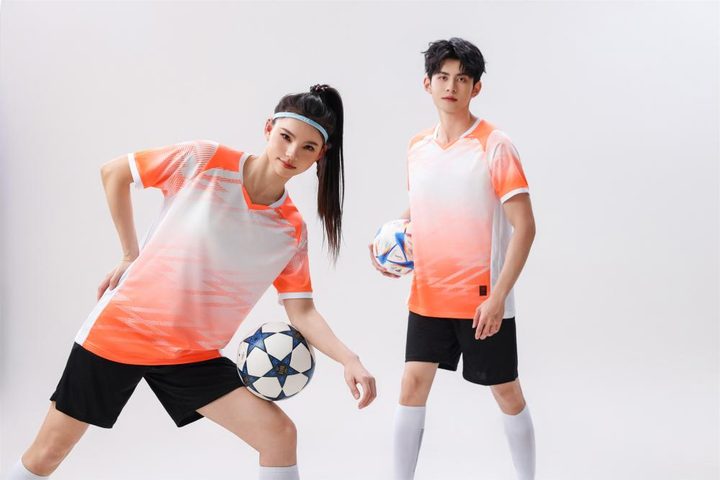 V-neck Short Sleeve Striped Soccer Jersey – MODEL 3