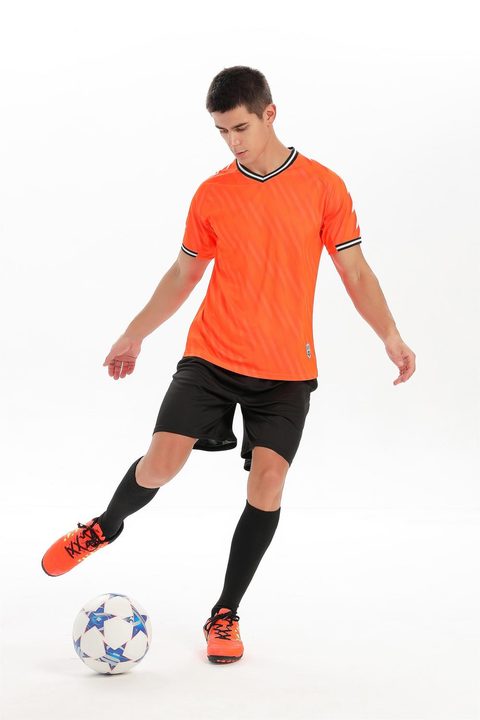 Tricou de fotbal, cu mânecă scurtă, cu decolteu în V și cu dungi – MODEL 4