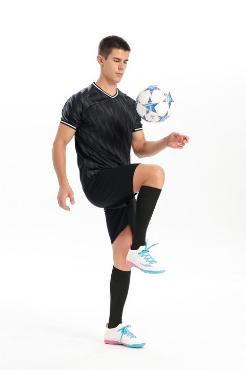 Tricou de fotbal, cu mânecă scurtă, cu decolteu în V și cu dungi – MODEL 5