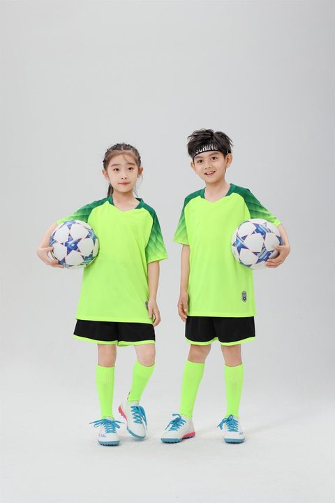 Maillot de football à manches courtes avec col V à rayures – MODEL 4