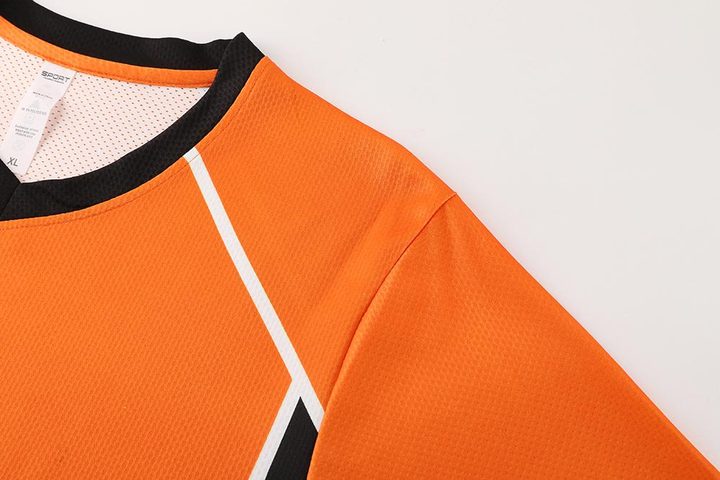 V-neck Short Sleeve Striped Soccer Jersey – DETAIL 2