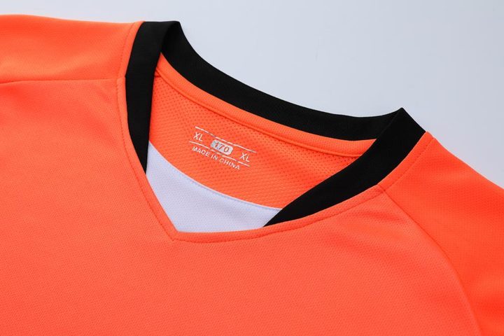 Camiseta de fútbol de manga corta con cuello en V con rayas – DETAIL 1
