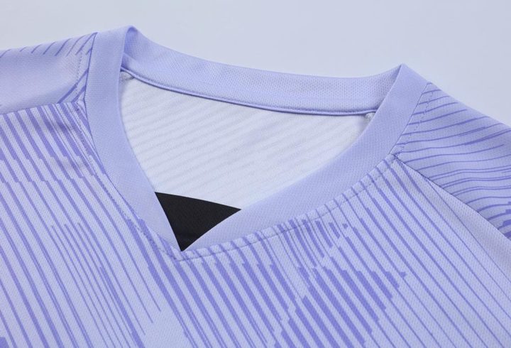 Maglia da calcio a maniche corte con scollo a V con righe – DETAIL 2